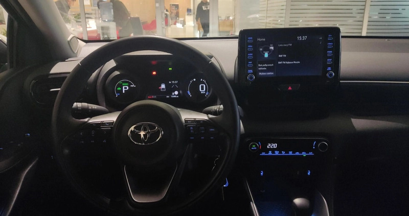 Toyota Yaris cena 96900 przebieg: 13348, rok produkcji 2022 z Kock małe 79